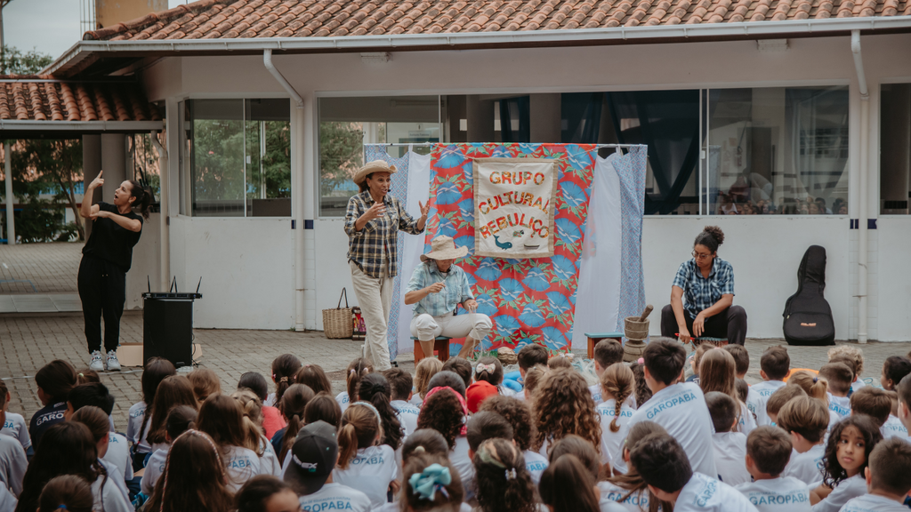 Foto: Divulgação - Espetáculo “Arregarça” celebra a cultura popular de Garopaba e fortalece o sentimento de pertencimento