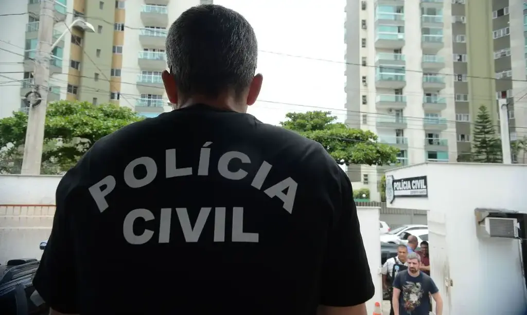 Polícia Civil do Rio combate quadrilha que aplicava golpes em idosos