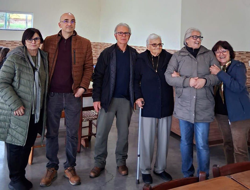 Elvira Pelizzaro celebra 96 anos de vida cercada pela família em Zortéa