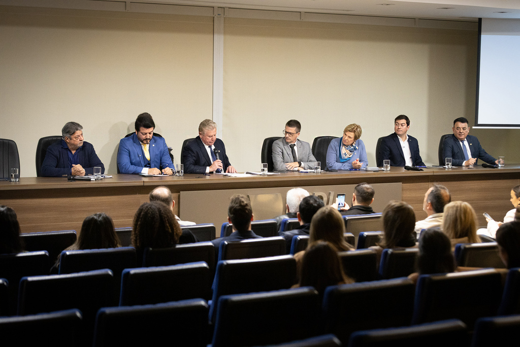 Deputado Berlanda lidera reunião da Frente Parlamentar e reforça apoio ao comércio varejista catarinense