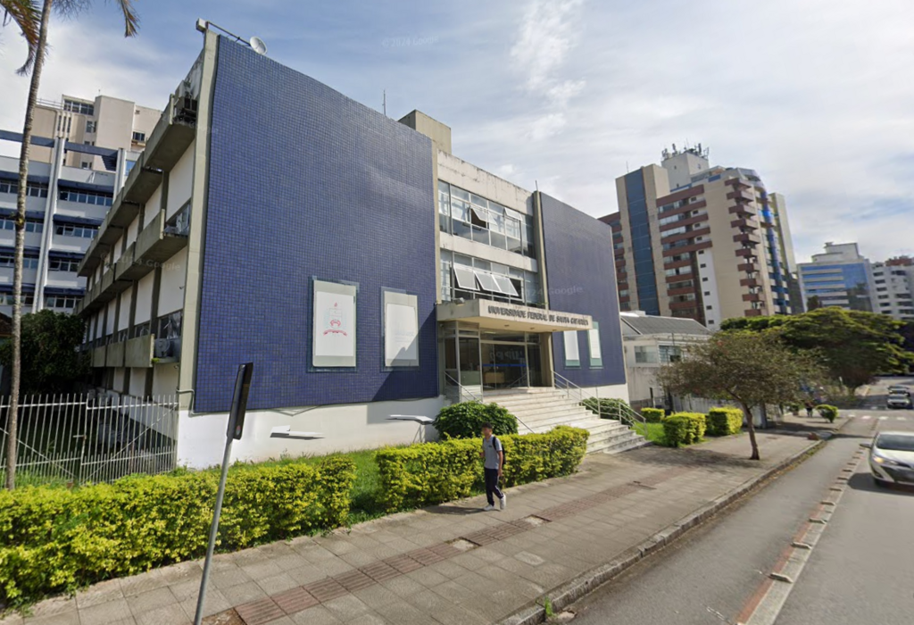 PGE/SC garante na Justiça retomada de imóvel do Estado ocupado pela UFSC