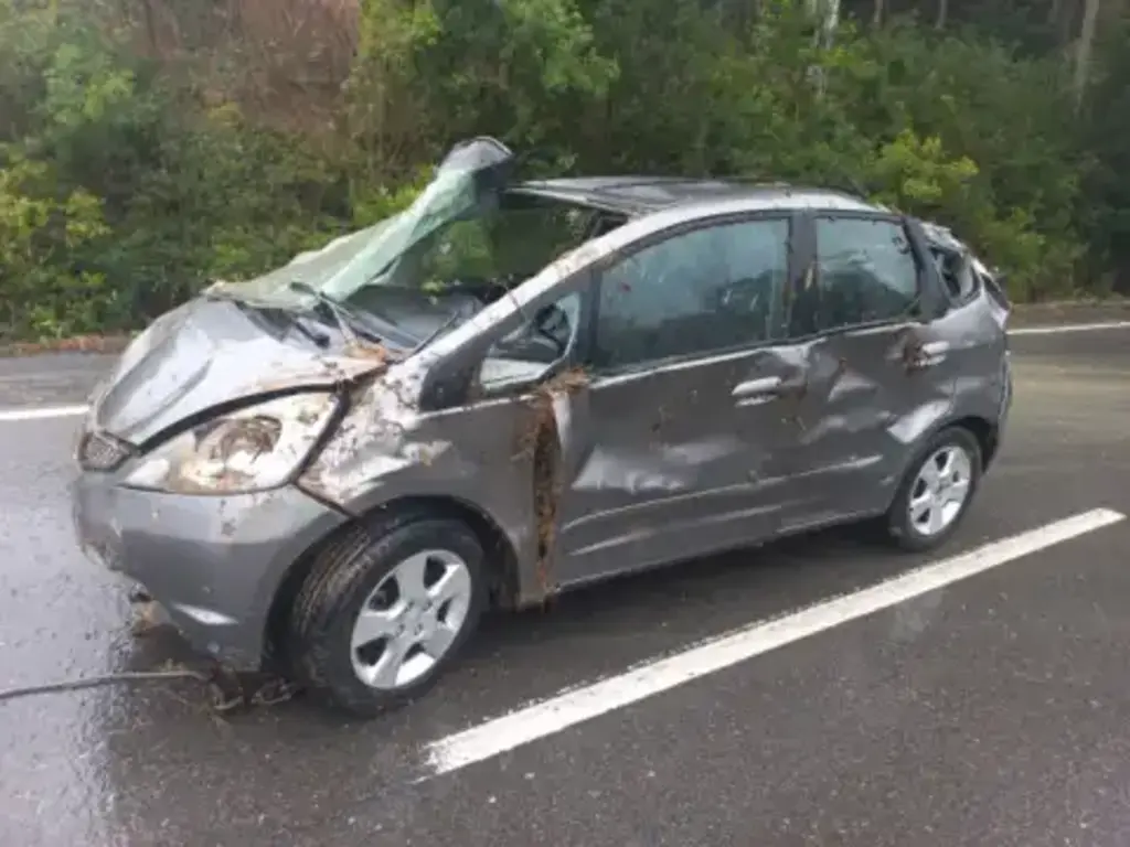 Capotamento deixa motorista ferida no Alto Vale