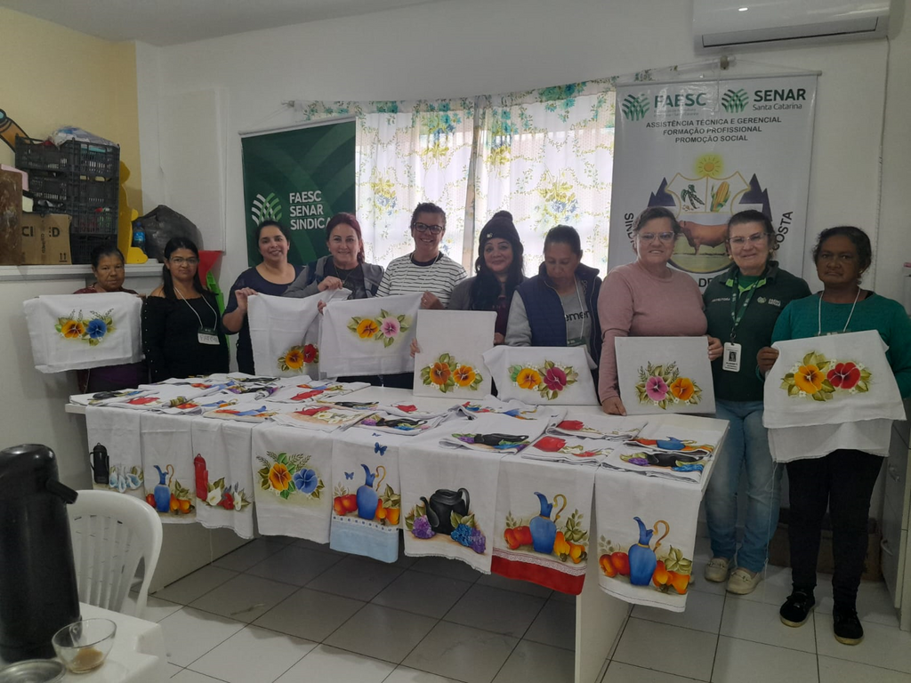 Sindicato Rural realiza Curso de Artesanato em Pintura no Cras