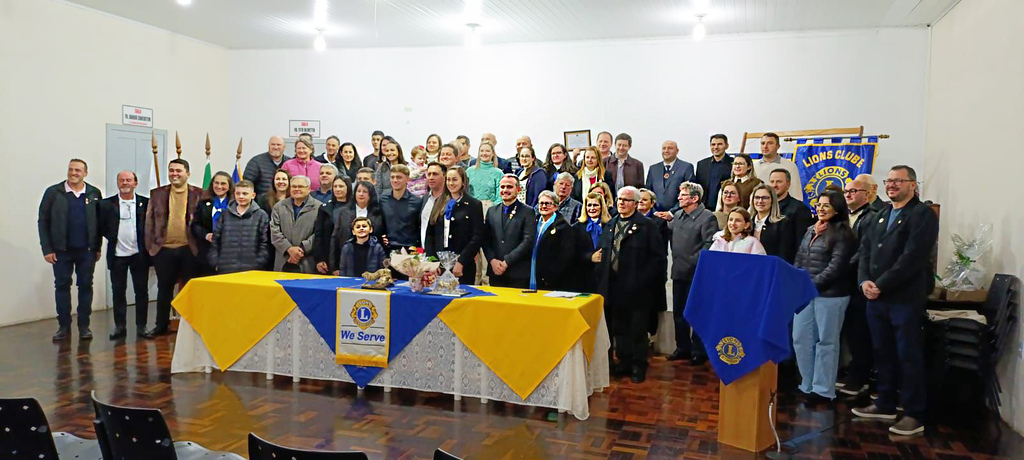 LIONS Clube Capinzal/Ouro empossa nova diretoria e novos associados para o Ano Leonístico 2025/2026