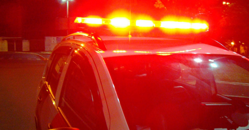 Homem agride companheira na frente dos filhos e acaba preso no Alto Vale