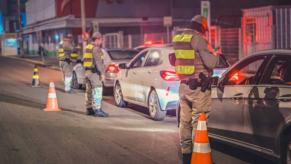 BRIGADA MILITAR REALIZA OPERAÇÃO CERCO FECHADO NO LITORAL NORTE DO RS