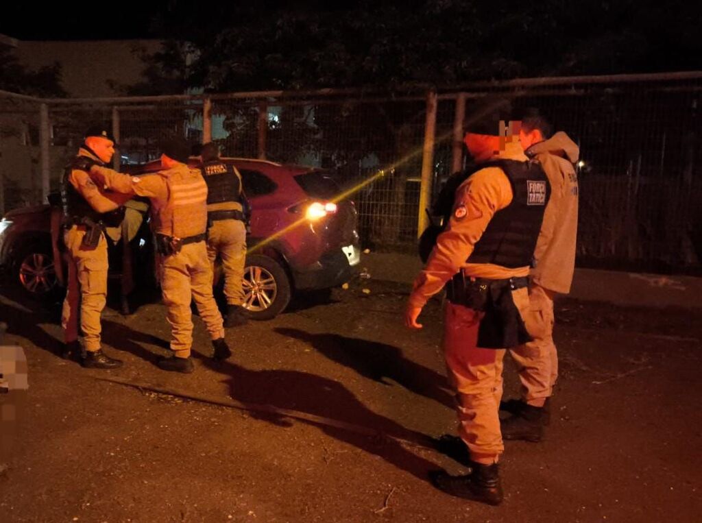 PRONTA RESPOSTA DE POLICIAIS MILITARES DO 8º BPM RESULTA NA PRISÃO DE UM HOMEM POR ROUBO DE VEÍCULO EM OSÓRIO RS