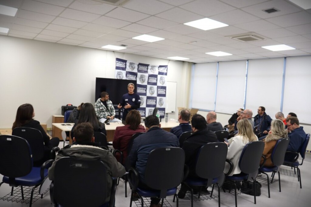 Servidores do IGP recebem treinamento para uso de novo equipamento