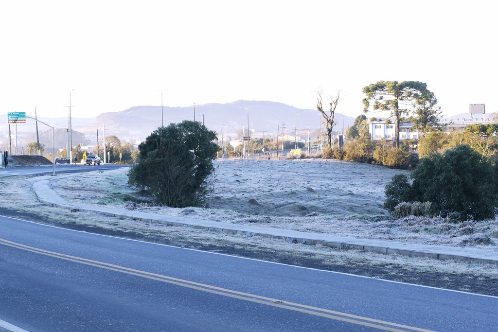  Defesa Civil e Diretran trabalham para amenizar impactos do frio intenso