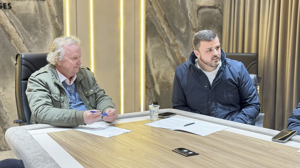 Deputado Lucas Neves apresenta balanço de seu mandato em reunião com a diretoria da ACIL