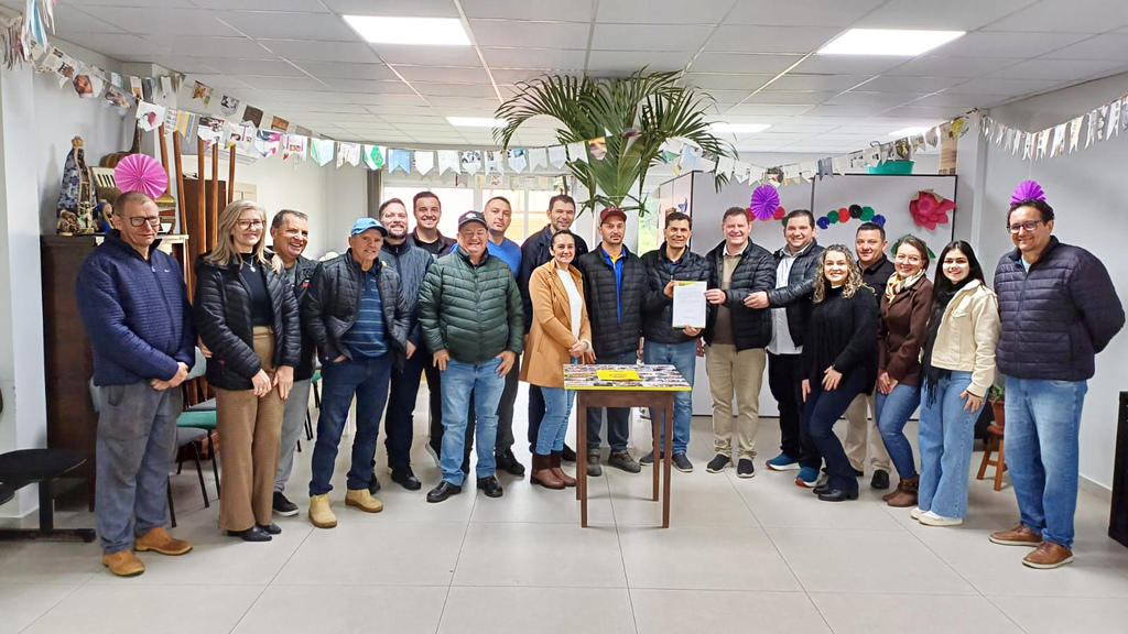 Assinada a ordem de serviço para pavimentação em concreto de mais duas ruas no centro de Ouro
