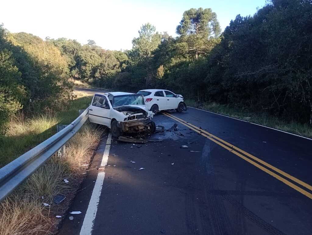 Acidente de trânsito com lesão corporal na SC 452