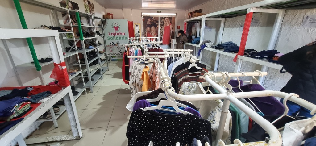 Lojinha Solidária registra de 25 a 40 atendimentos diários