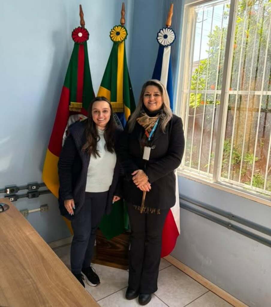 Presidente da Câmara de Pinhal da Serra recebe consultora da RGE para tratar de questões sobre o fornecimento de Energia Elétrica