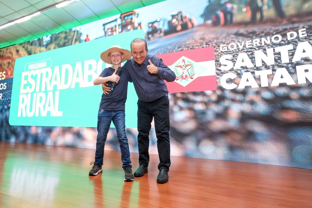 Estrada Boa Rural: governador lança programa  que investe R$ 2,5 bilhões para transformar realidade da infraestrutura  no interior de SC