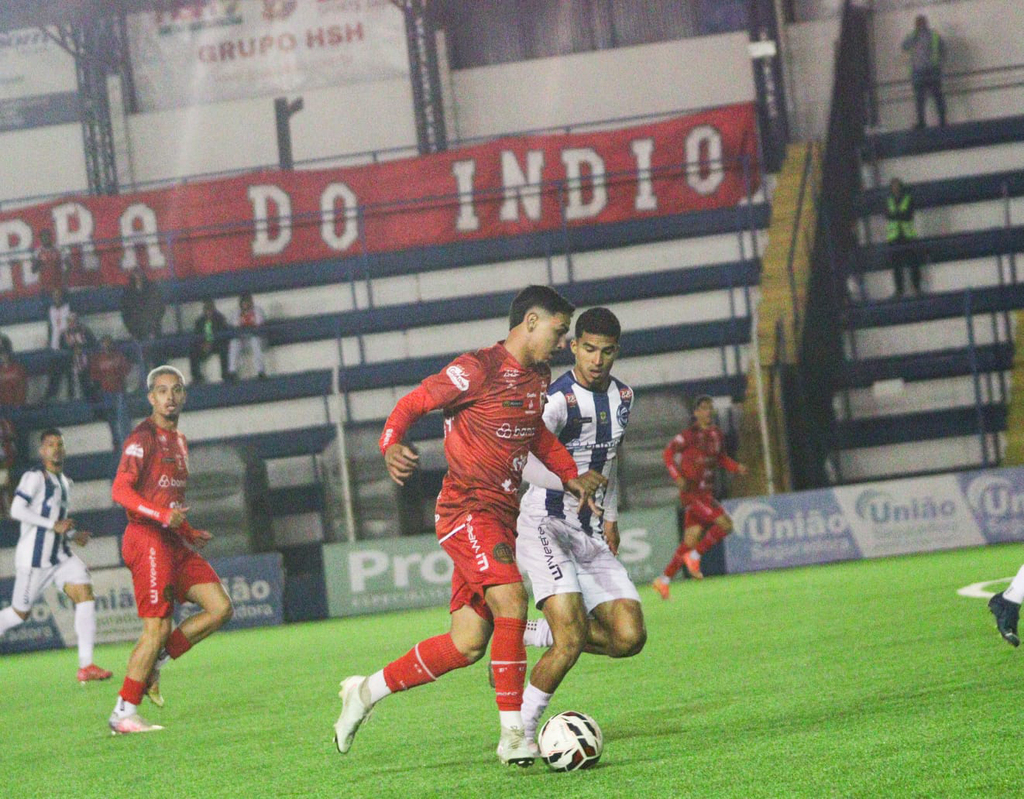 Guarany vence e sai da lanterna