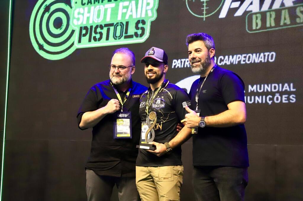Pai e filho dividem o pódio na Shot Fair Brasil 2025