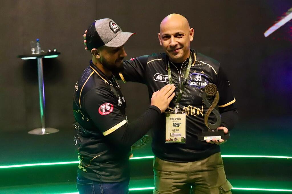 Pai e filho dividem o pódio na Shot Fair Brasil 2025