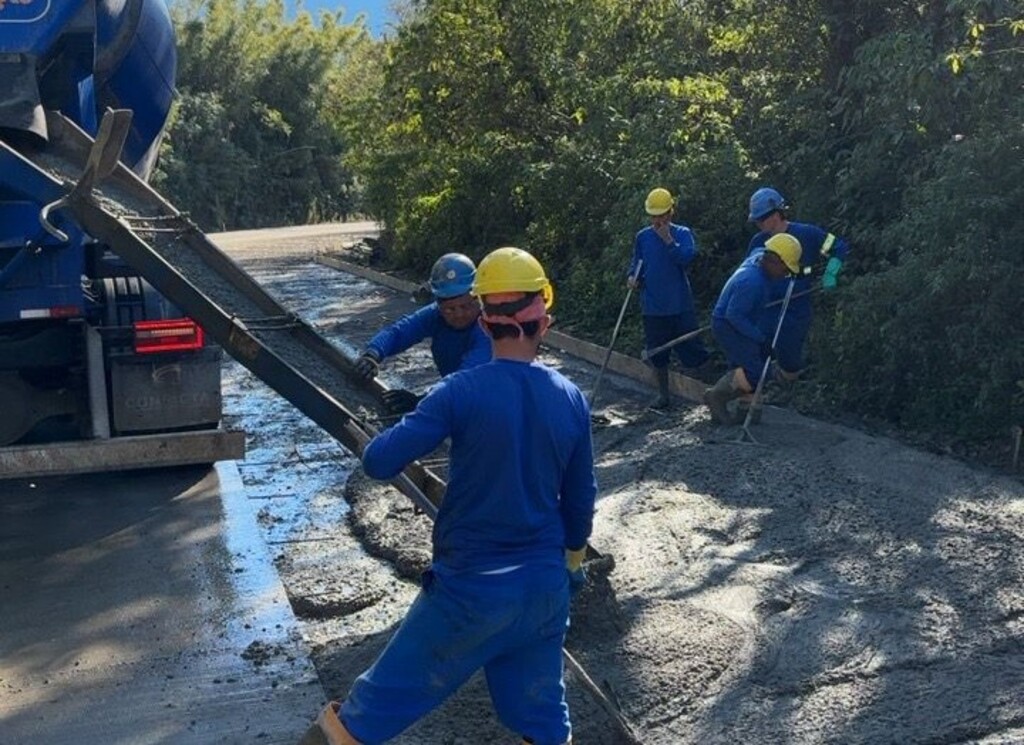 ESTRADA BOA: PAVIMENTO RÍGIDO CHEGA A 70% NAS OBRAS DA SERRA DO FAXINAL
