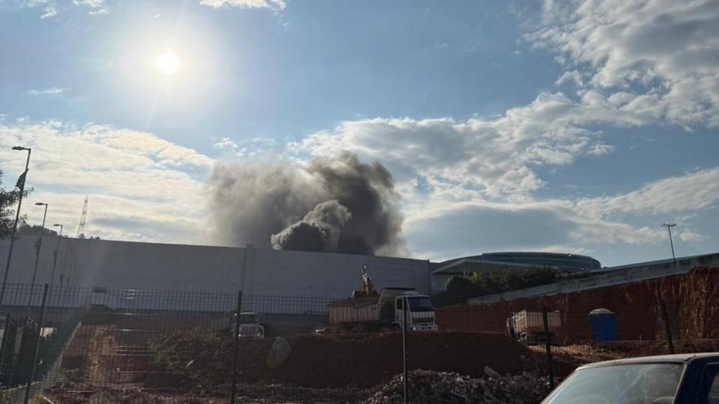 Imagem divulgação - Incêndio assusta frequentadores no shopping Continente, mas é rapidamente controlado