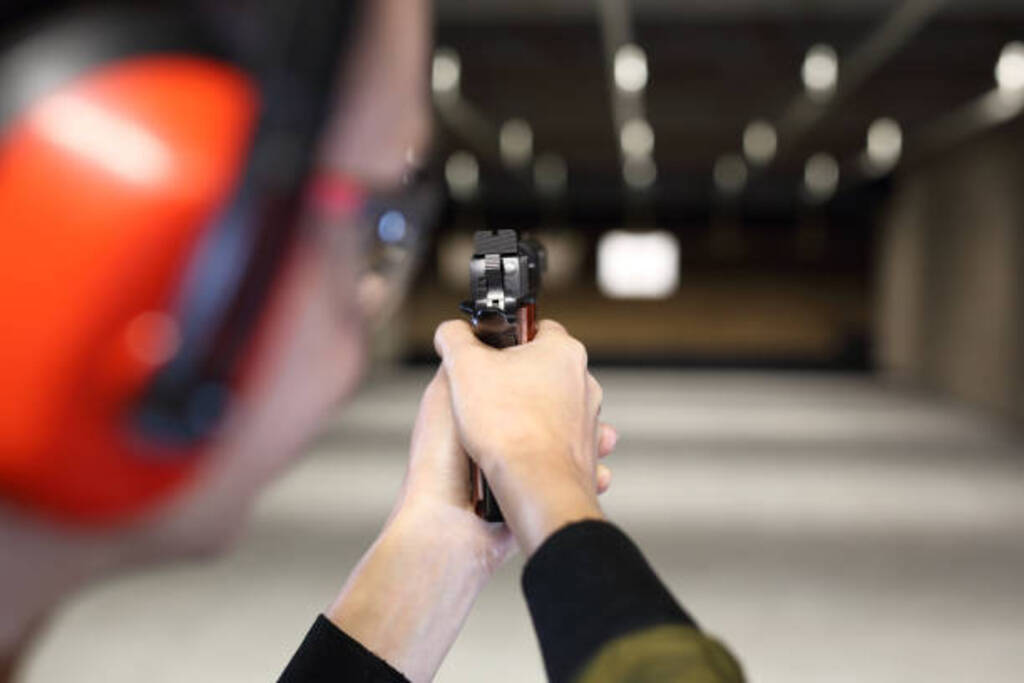 Compra de armas cai 91% no Brasil, mas número de fuzis cresce