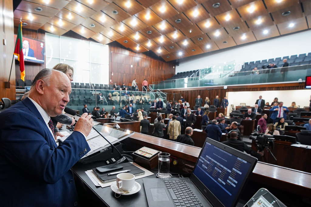Assembleia aprova LDO 2026 com déficit projetado de R$ 5,2 bilhões