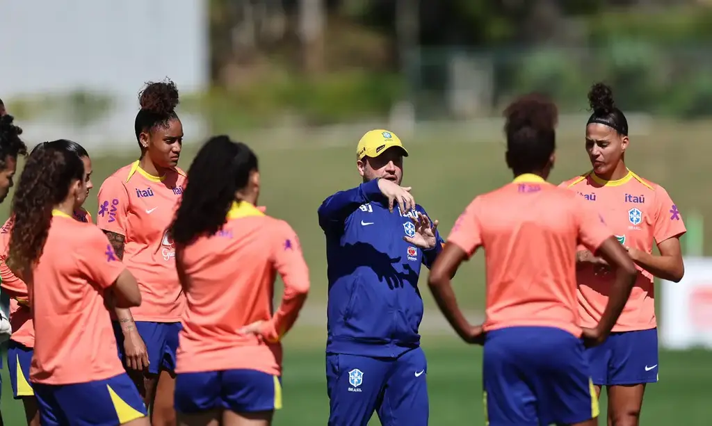 Arthur Elias admite favoritismo do Brasil na Copa América