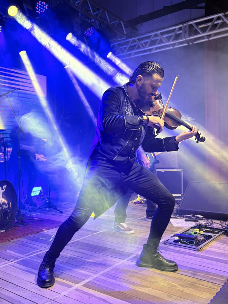 Sicoob Novos Campos celebra 40 anos com show de Simão Wolf em Capinzal