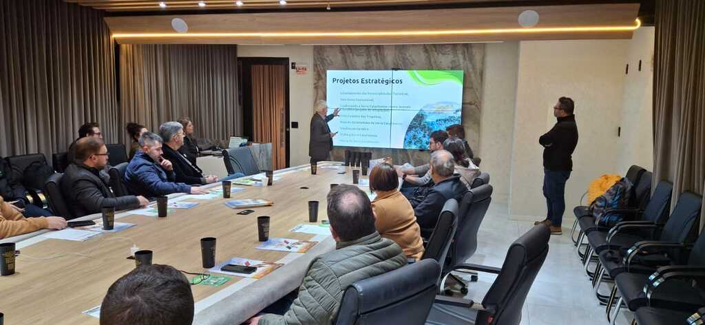 Presidente fortalece a importância da entidade durante reunião da Facisc em Lages