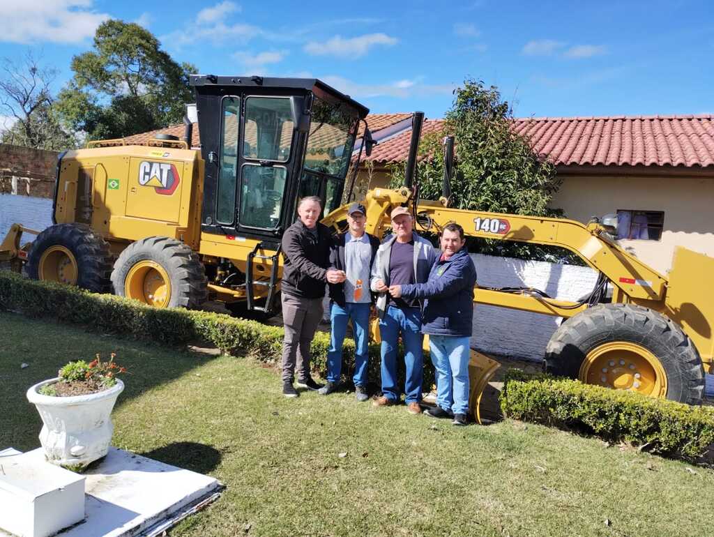 Administração recebe nova Máquina Motoniveladora para reforçar Infraestrutura Municipal de Celso Ramos
