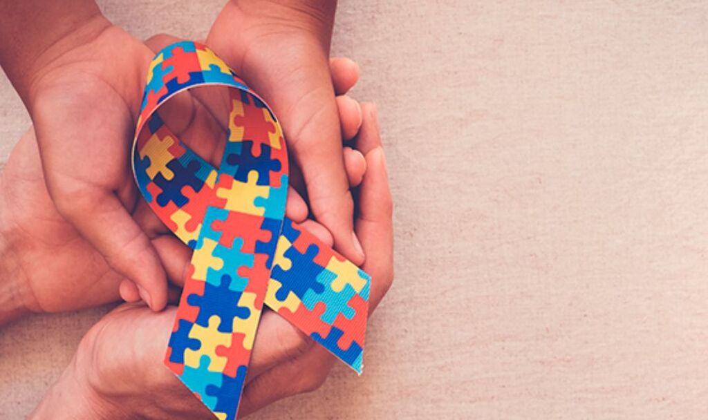 Capacitação gratuita prepara servidores para acolher autistas
