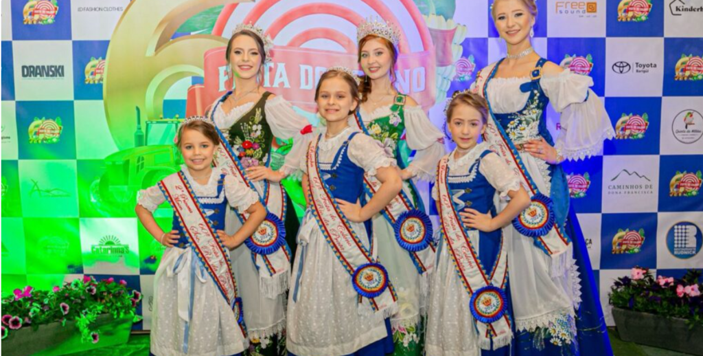 Joinville tem dois finais de semana de Festa do Colono com comidas típicas e tradição alemã