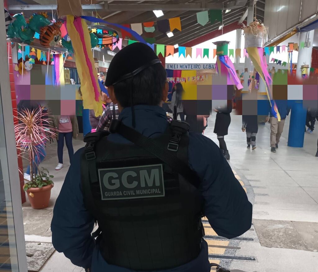 Réplica de arma causa tensão em festa julina escolar