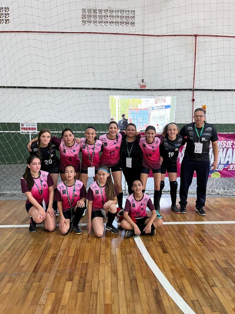 Futsal Feminino da Escola Pedro Álvares Cabral representou Otacílio Costa na fase estadual dos JESC