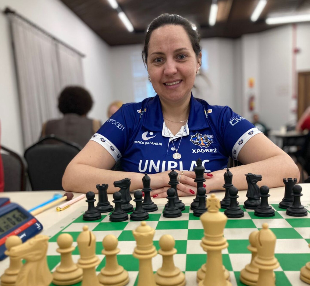 Kassiele da Rosa conquista vice-campeonato no Aberto de Xadrez