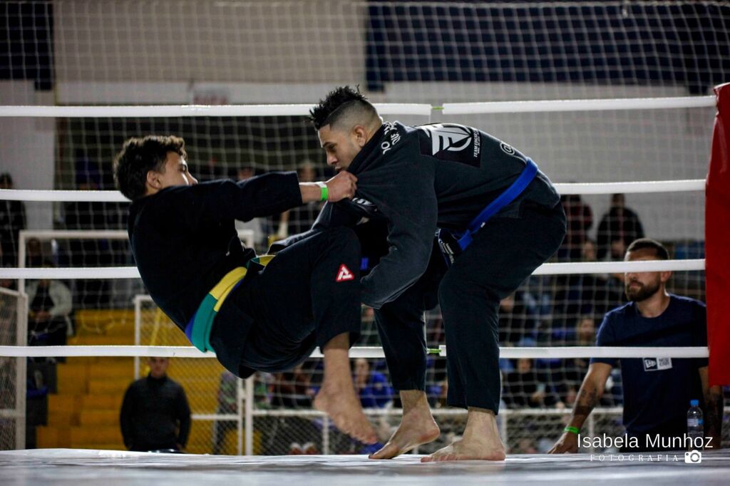 Knock Down Combat lota o Ginásio Ivo Silveira