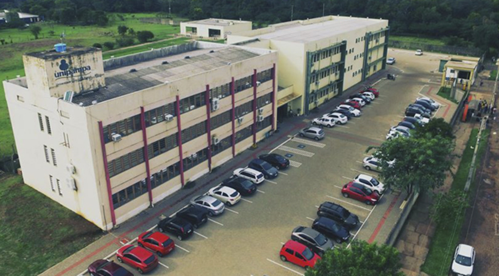 Projeto que oferece preparação gratuita para o Enem recebe recursos