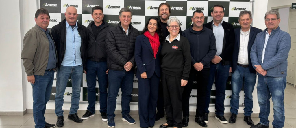 AMESC RECEBE COMITIVA DA FECAM DURANTE ASSEMBLEIA GERAL E REFORÇA DIÁLOGO REGIONAL COM MUNICÍPIOS
