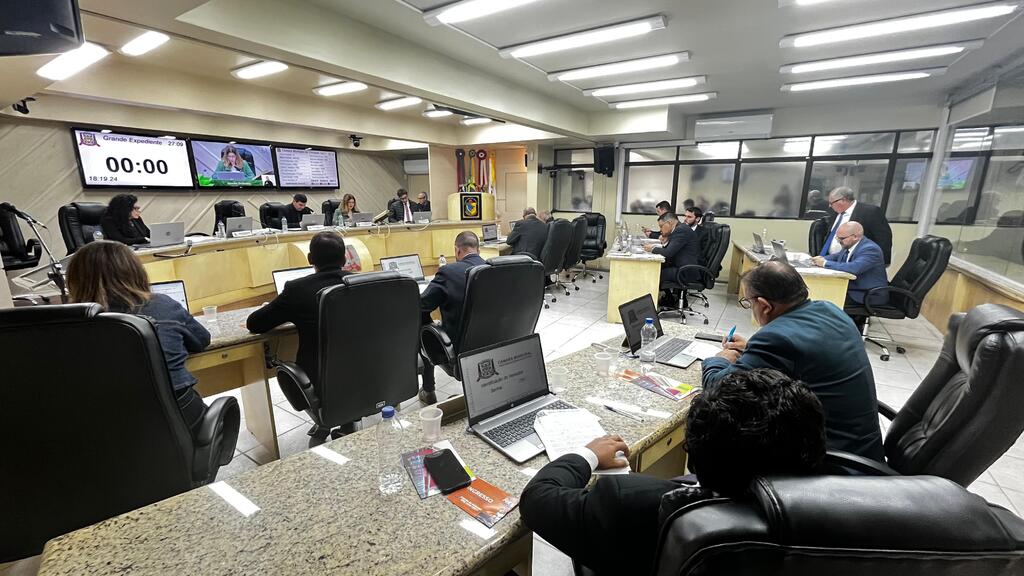 Resumo da 45ª Sessão Ordinária da 20ª Legislatura da Câmara de Criciúma