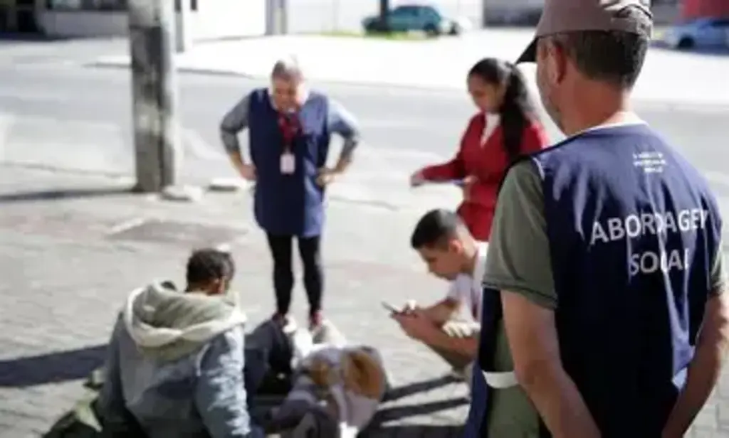 MPSC avalia que, por segurança, abordagem de pessoas em situação de rua deve ser acompanhada por policial armado