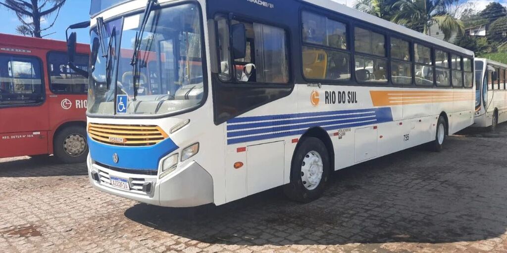 R$ 8,60 na tarifa? Reajuste proposto por empresa de ônibus revolta usuários em SC