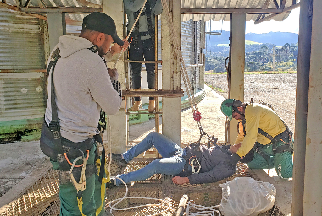 Copercampos promove simulados de emergência em unidades de armazenagem