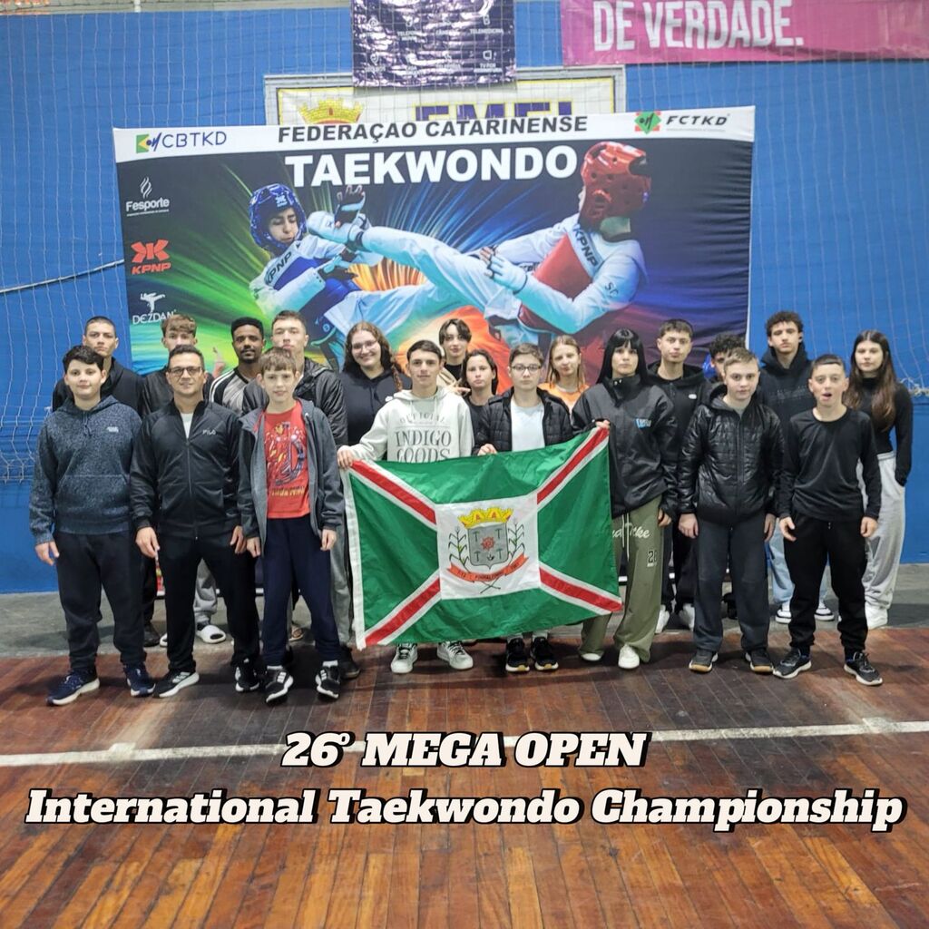 Taekwondo de Pinhalzinho conquista 15 medalhas em torneio internacional