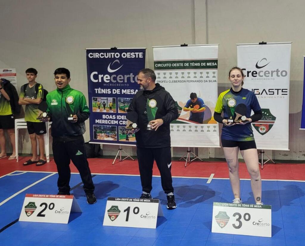 Pinhalzinho conquista 3º lugar na Liga Oeste de Tênis de Mesa