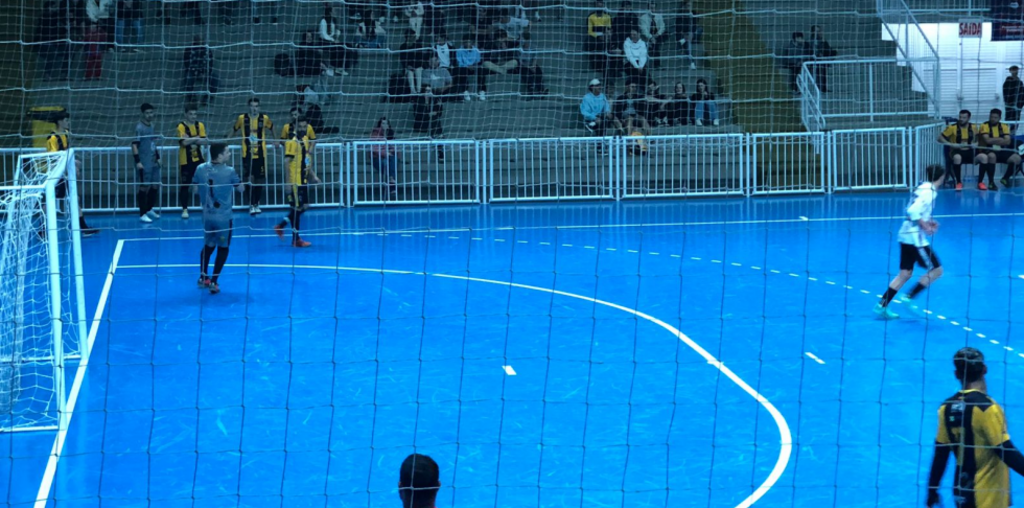 Municipal de Futsal começa com goleadas e promete disputa acirrada em Cocal do Sul