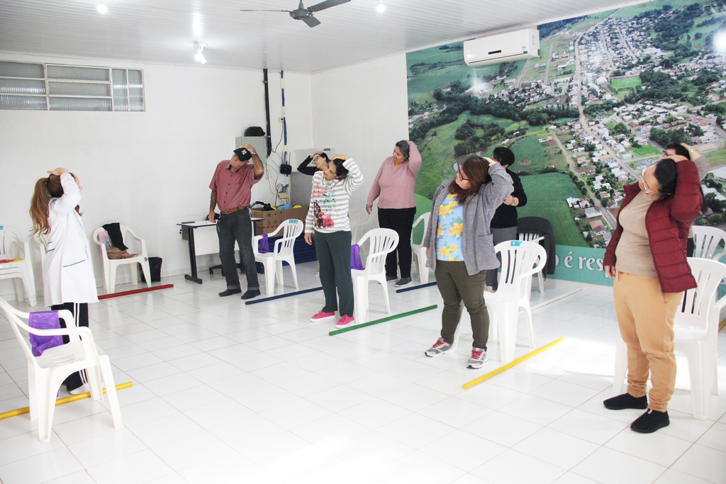 Movimento que Transforma: Grupos de Fisioterapia Atendem Idosos em Zortéa