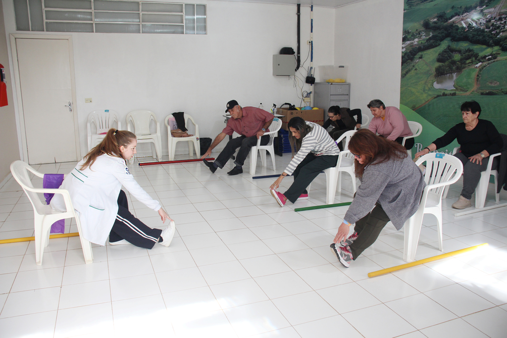 Movimento que Transforma: Grupos de Fisioterapia Atendem Idosos em Zortéa