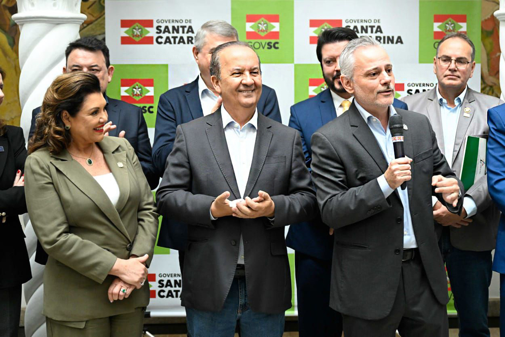 Governo de Santa Catarina e companhia área GOL anunciam novos voos partindo de Chapecó e Correia Pinto
