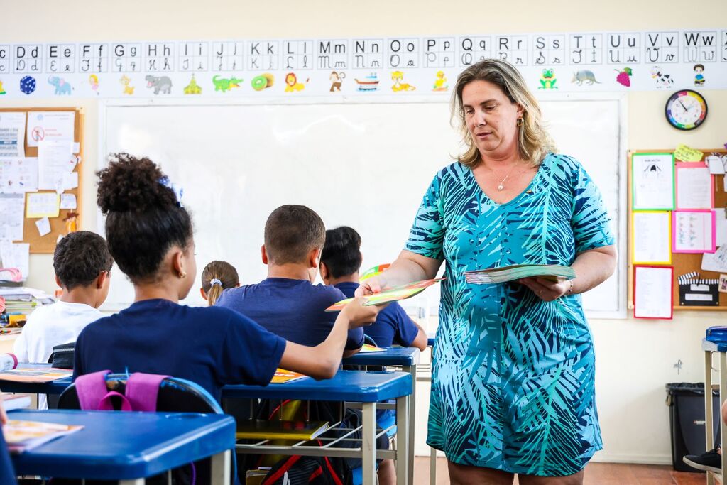 Professores estaduais de SC terão aumento salarial e bônus por desempenho