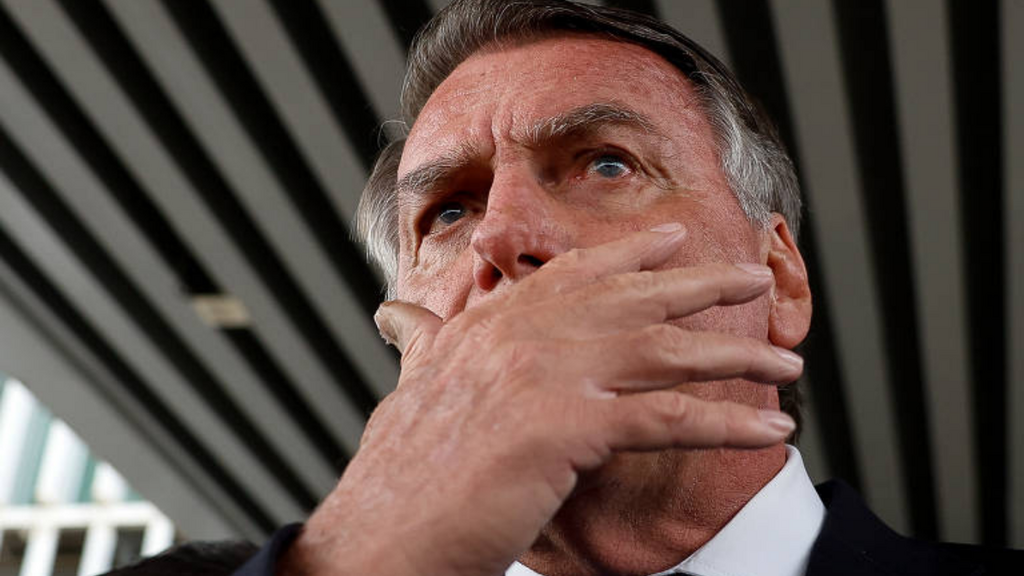 Polícia Federal Cumpre Mandados Contra Ex-Presidente Jair Bolsonaro Que Terá De Usar Tornozeleira Eletrônica